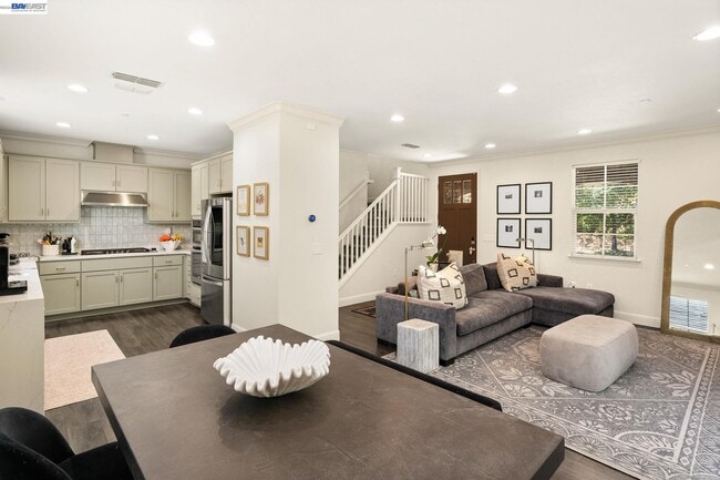 Photo - 310 Elworthy Ranch Cir