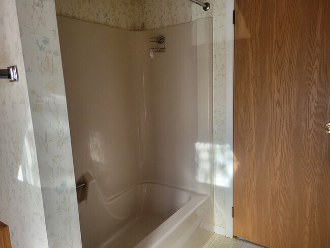 Photo - 1263 Newburg Rd