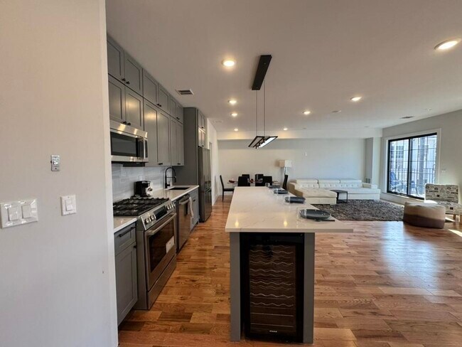 Photo - 241 Palisade Ave Unit 3