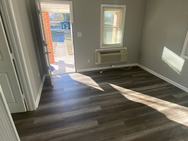 Photo - 1810 W 3rd Ave