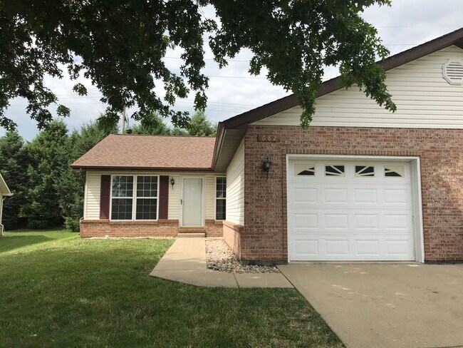 Exterior - 682 Carol Ann Dr House