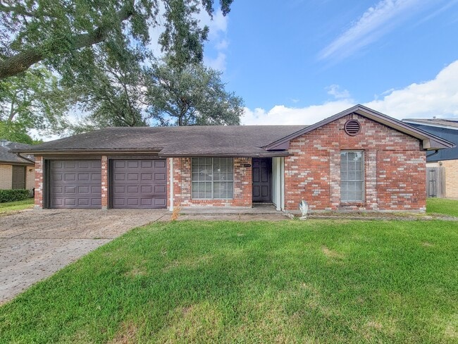 Photo - 2114 Yorktown Ct N
