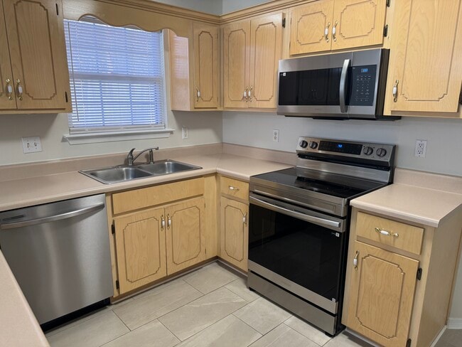 Photo - 1615 Chadwick Ln