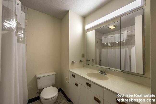 Photo - 148 N Beacon St Unidad B1