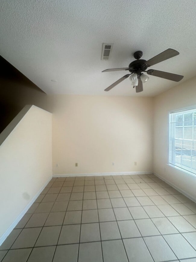 Building Photo - Courtyard Way Subdivision!!! Rental
