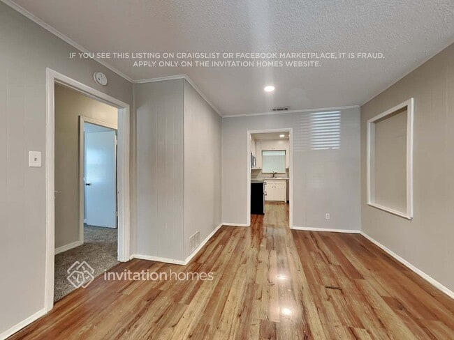 Photo - 807 Woodleigh Dr