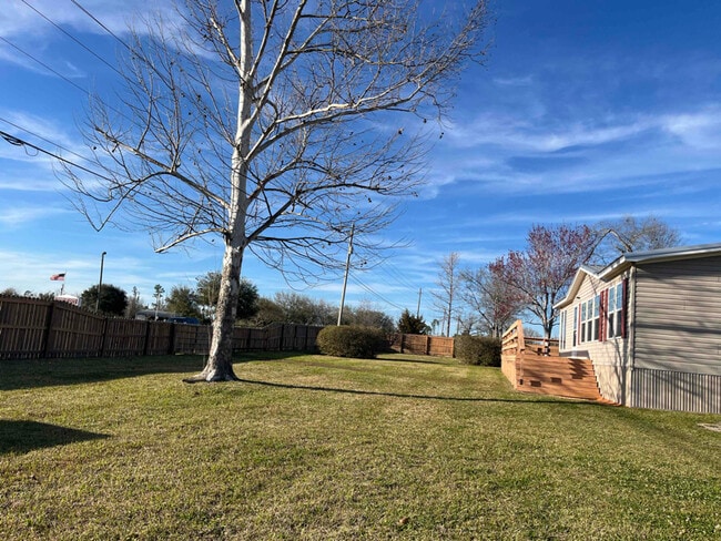 Photo - 7720 Hwy 2301