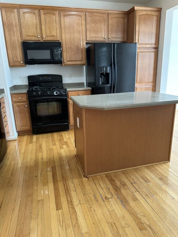 Photo - 16606 Barge Cir