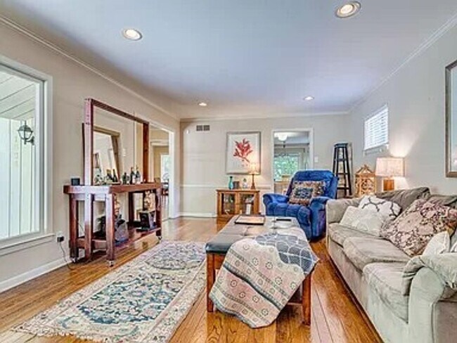 Photo - 1584 Arcadia St