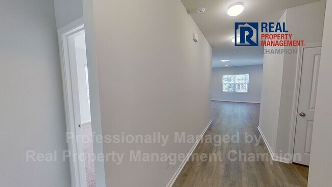 Photo - Beautiful Home with Spacious and Open Floorplan