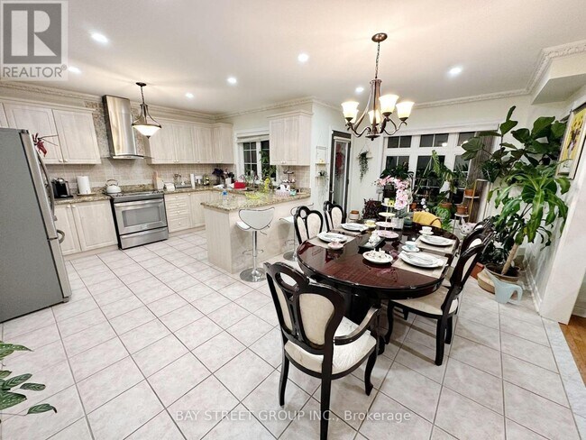 Photo - 384 Spruce Grove Crescent