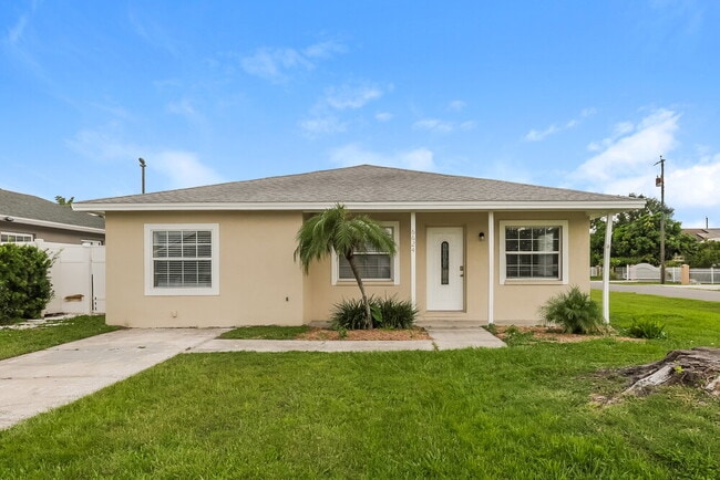 Building Photo - 6624 N Cameron Ave Rental