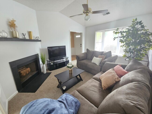 814 Guilford College Rd Unit 186