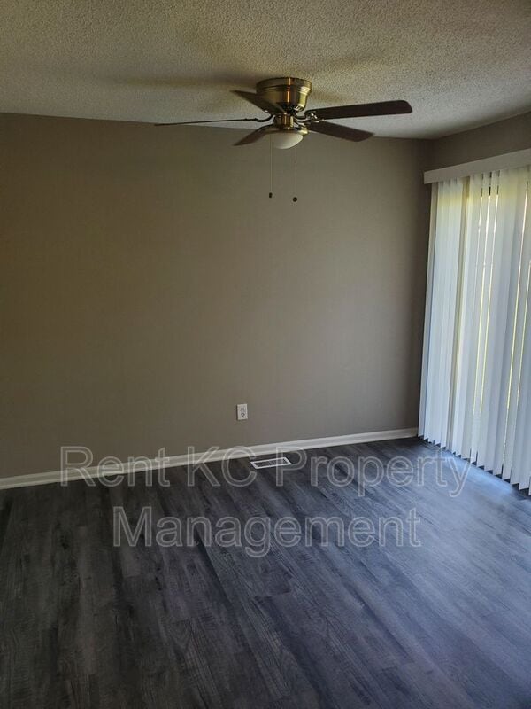 Photo - 7013 Orchard St