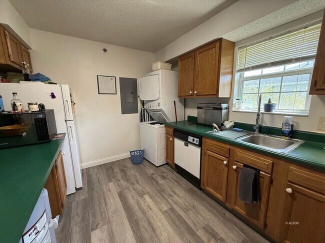 Photo - 15 S Shafer St Unit 15 South Shafer Street Apt 1105