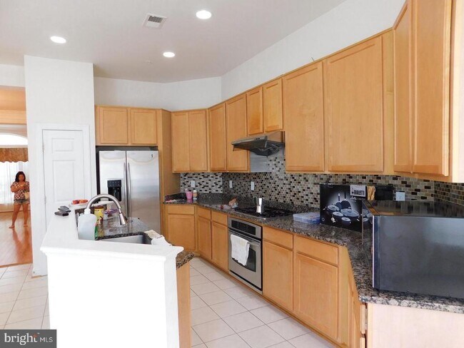 Photo - 724 Ridgemont Ave