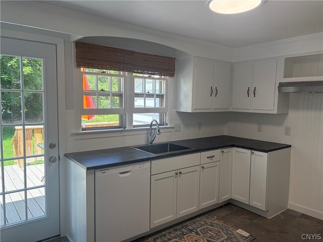 Photo - 240 Ferncliff Ave