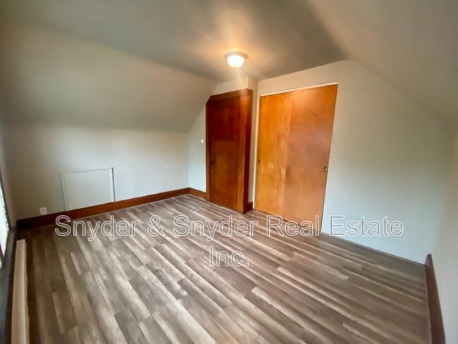 Photo - 438 Crestwood Ave