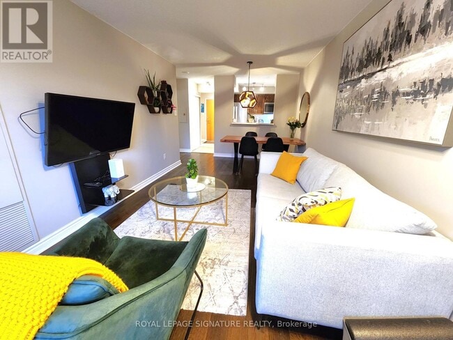 Photo - 39 Parliament St Unit 608