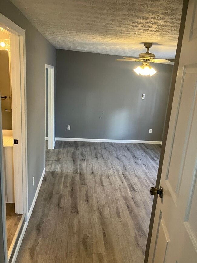 Photo - 701 W Walnut St Unit 701-2 W Walnut