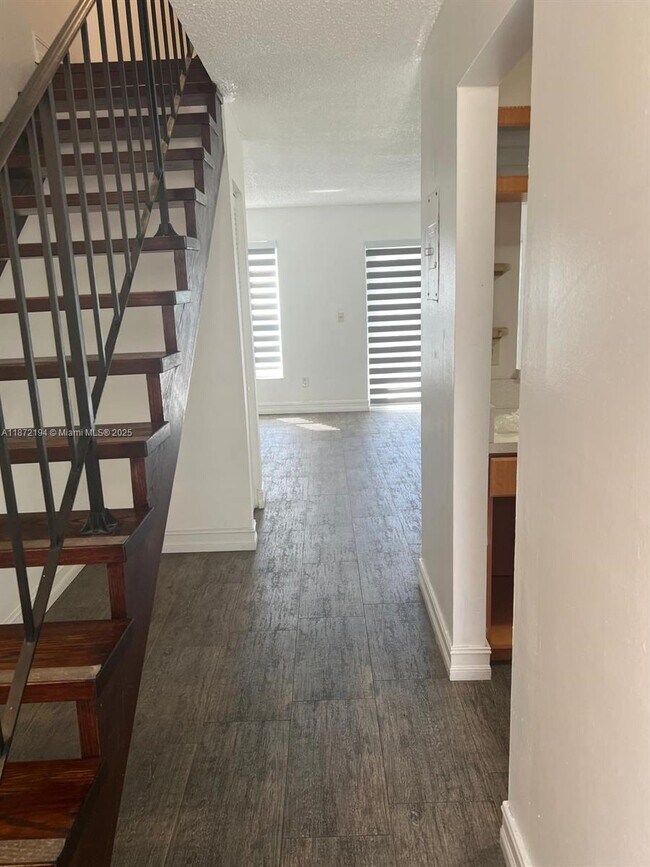 Photo - 50 Antilla Ave Unit 4