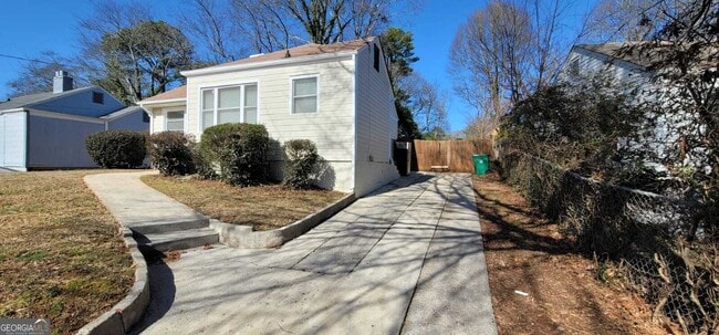 Photo - 1753 Fairway Hill Dr SE