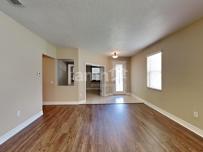 Photo - 1900 Strathmore Cir