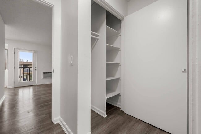 Hanging and stacking storage