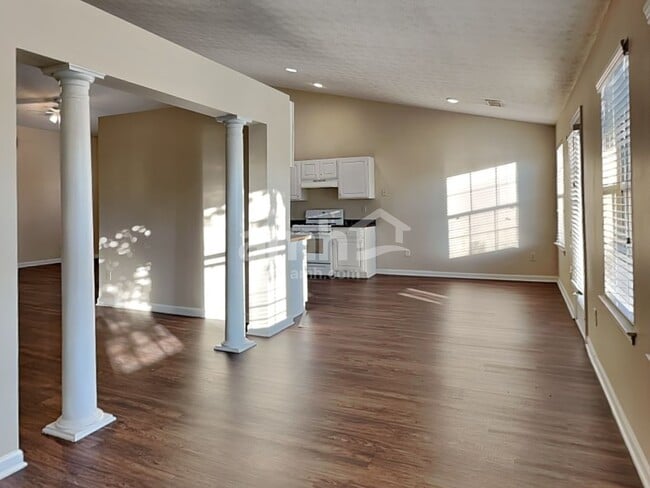 Photo - 536 Sydney Walk Ln