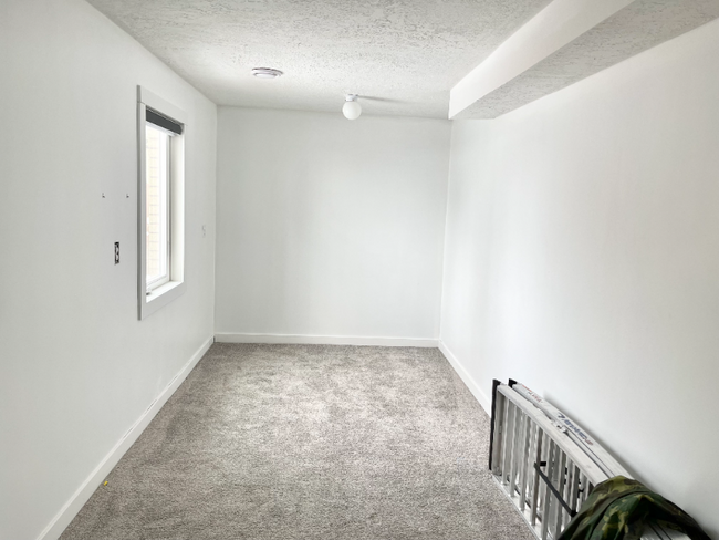 Photo - 1561 N 700 E House