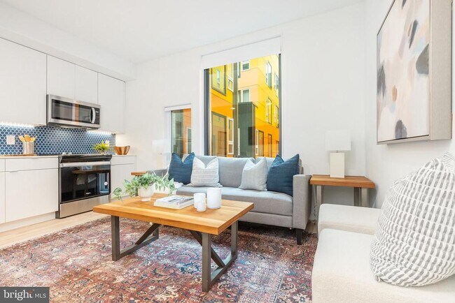 Photo - 1131-39 N Front St Unit 409