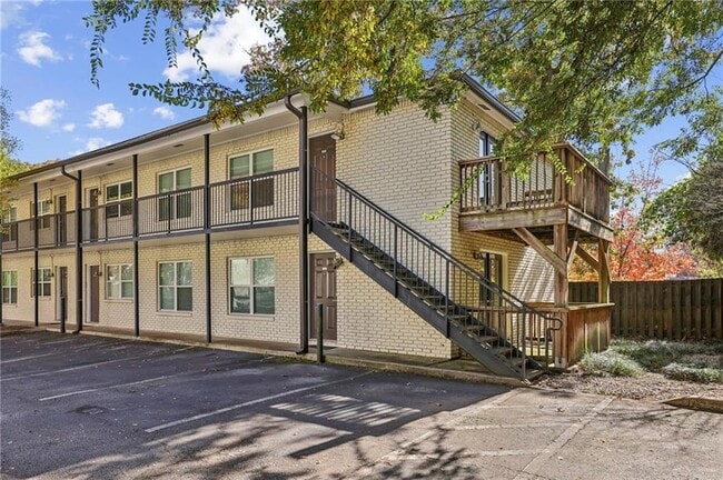 Building Photo - 48 Peachtree Ave NE Unit 325