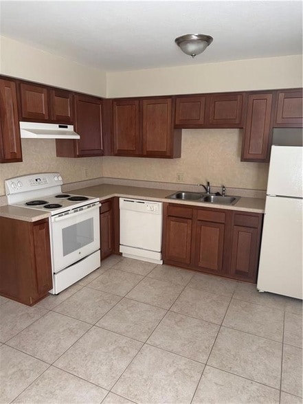 Photo - 126 Lakewood Dr