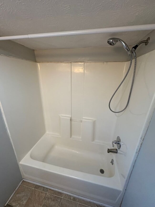 Photo - 420 W Old Andrew Johnson Hwy