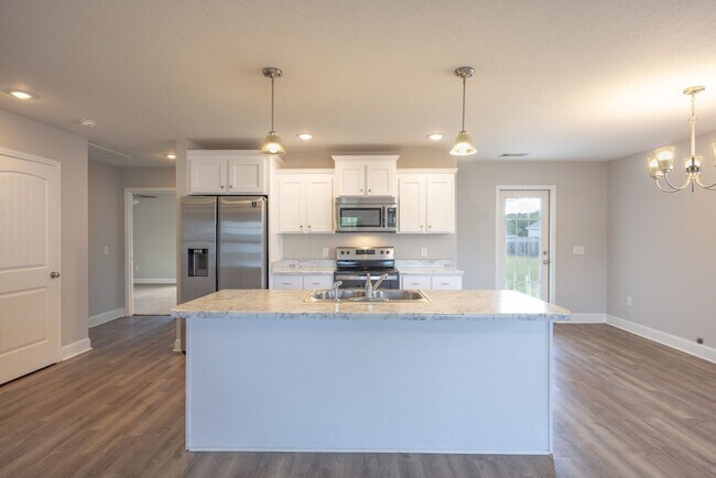 Photo - 7020 White Pine Ave