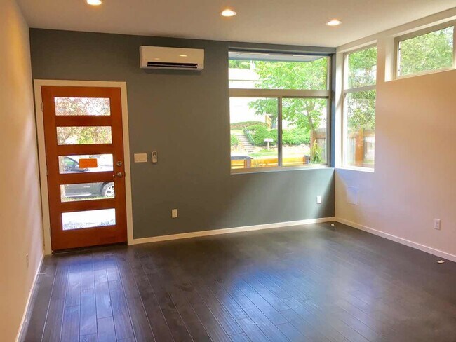 Photo - 4813 Delridge Wy SW