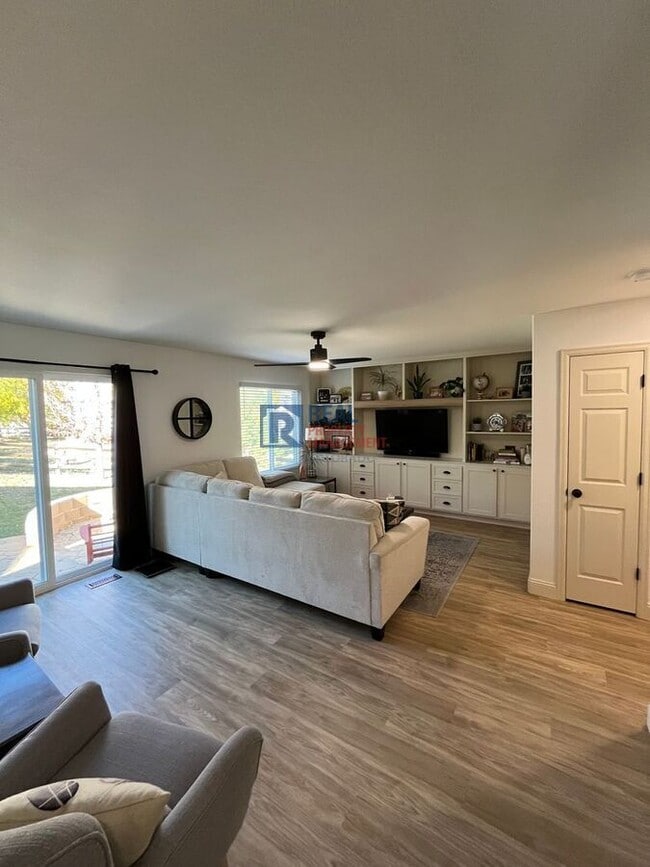 Photo - 9597 Fox Den Dr