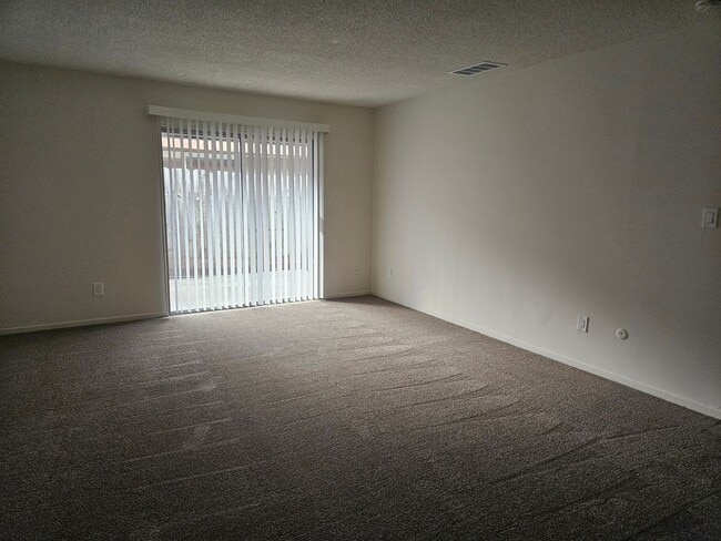 33 W Santa Ana Ave Unidad Santa Ana 33 West  Apt C