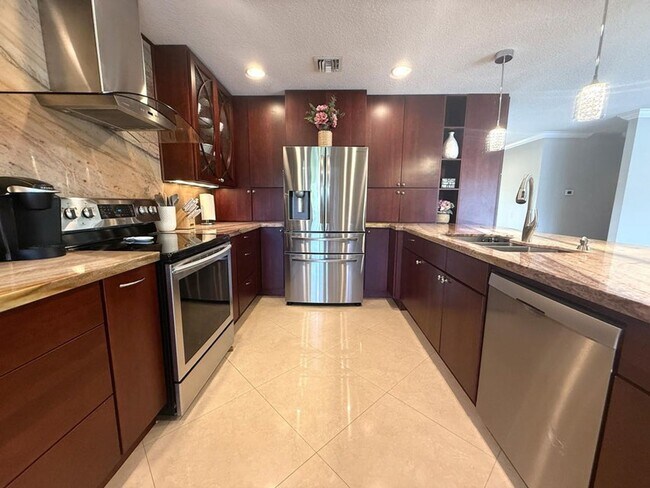 Photo - 3250 Lakeview Blvd