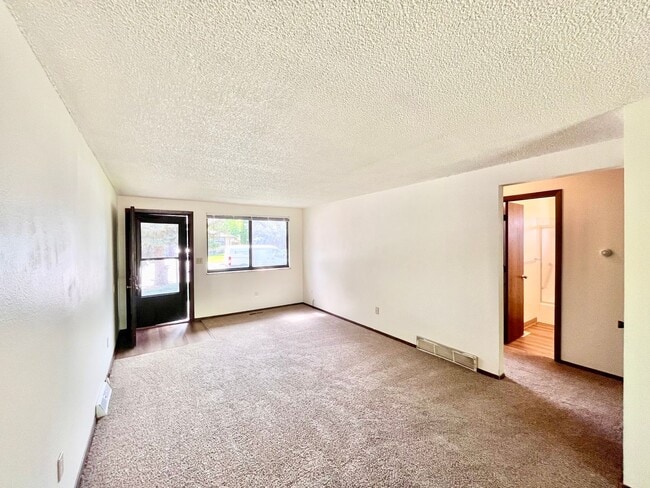 Photo - 2 Bedroom, 1 Bath Ranch Duplex, with attached 1 Car Garage in Loveland, CO