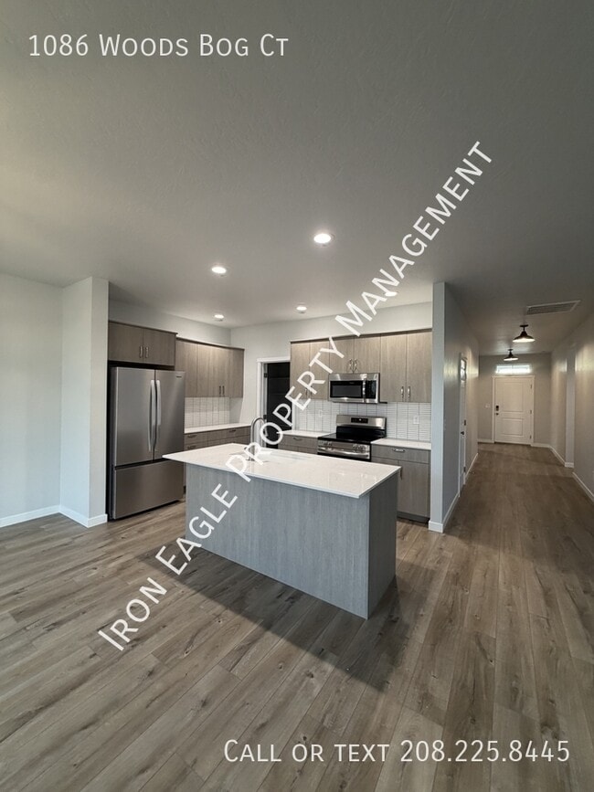 1086 Woods Bog Ct