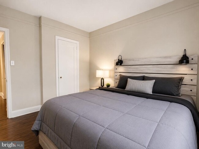 Photo - 2031 Locust St Unit 305