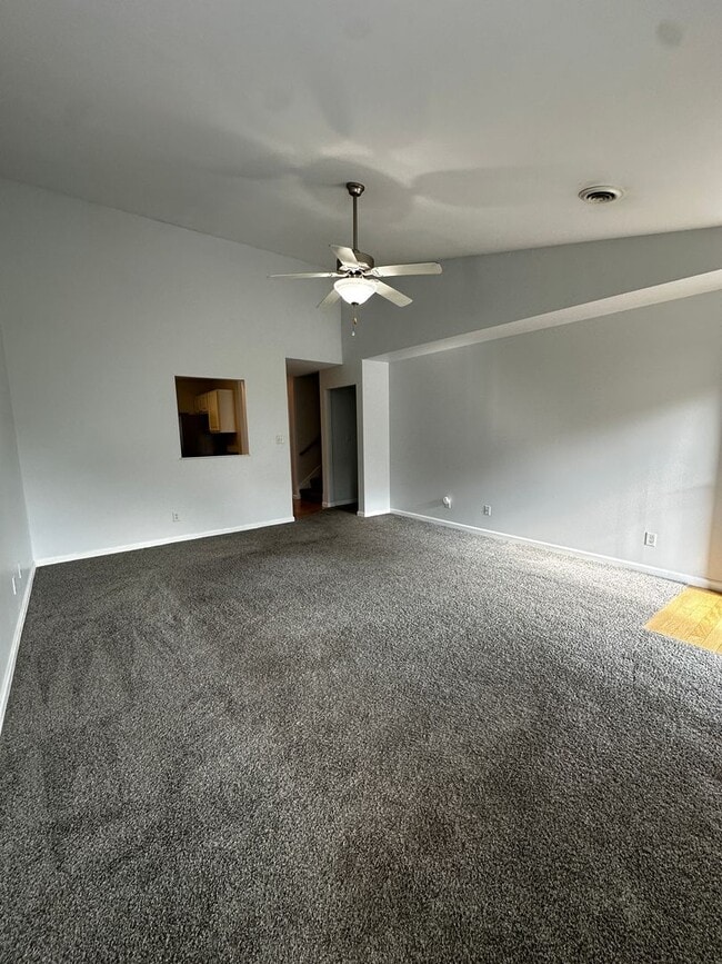 Photo - Knoxville 37914 - 3 bedroom, 2 bath home - Contact Regina Upshaw (865) 237-2369