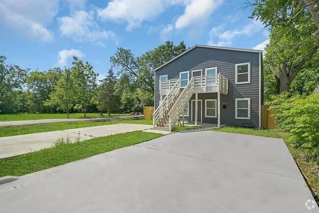 Building Photo - 4014 Dreyfus St Rental