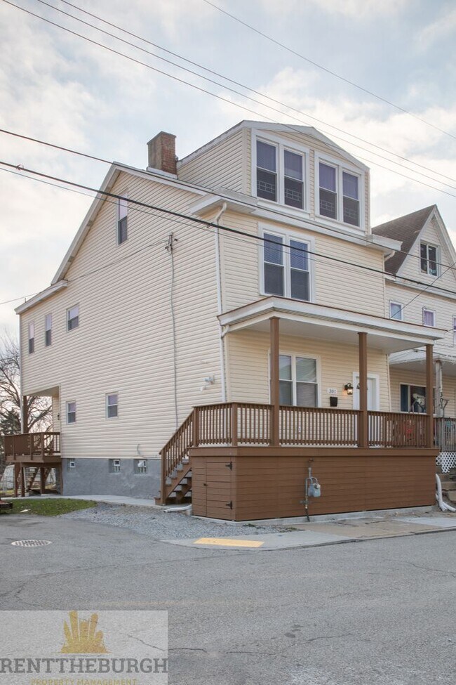 Photo - Updated 4BR House with 2 full baths and yard!