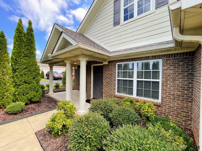 Photo - 57 NW Moore Farm Cir