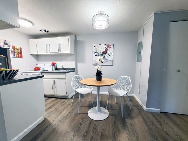 Photo - Smartland Parkwood Manor Apartments