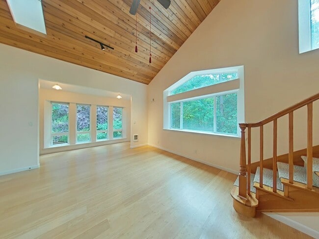 Photo - Huge 5 Bedroom Cabin-Style Home on 2+ Wood...