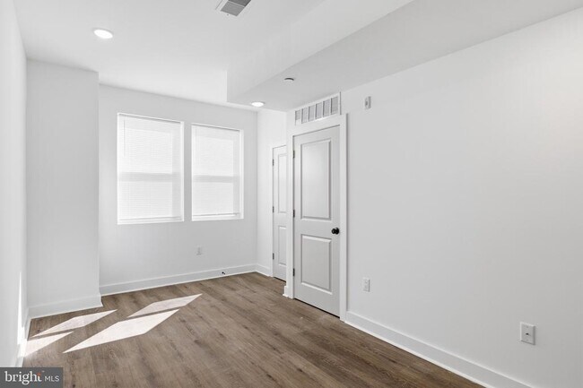 Photo - 2146 N Franklin St