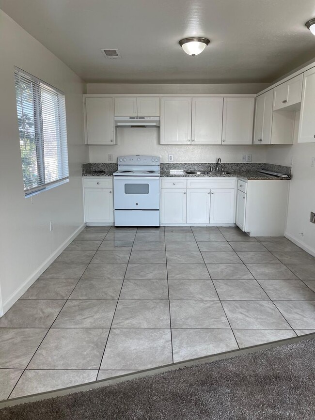 Photo - 1426 Lake St Unit 1426-D